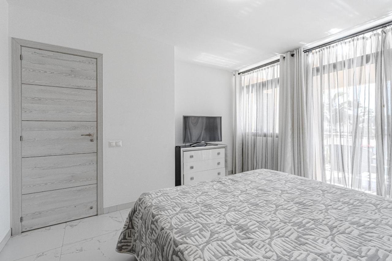 Amazing 3 Bedroom Apartment On The First Line Of The Best Las Americas Beach, Air Conditioner And Terrace Ocean View 美洲海滩 外观 照片