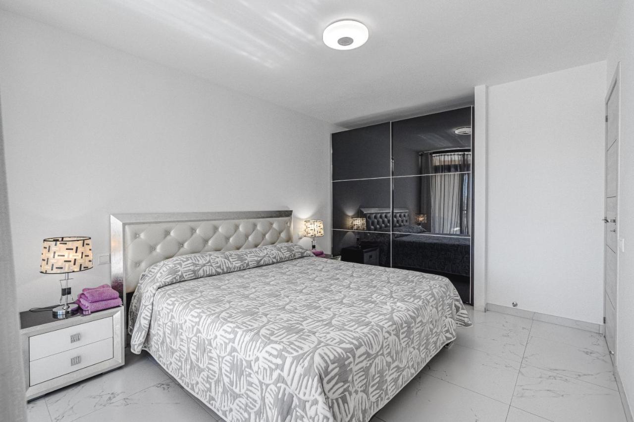 Amazing 3 Bedroom Apartment On The First Line Of The Best Las Americas Beach, Air Conditioner And Terrace Ocean View 美洲海滩 外观 照片
